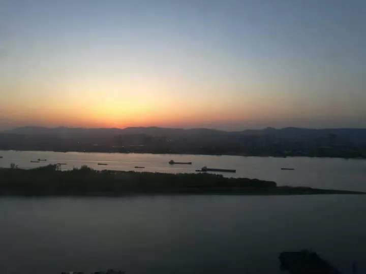 一连大幅上涨，，，本期（11/9~11/15）中海内贸集运指数大涨121点  --  bevictor伟德官网物流