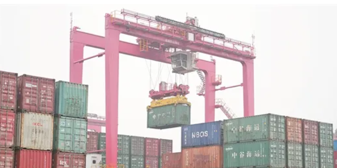 市场需求回升，，，，，，本期内贸集装箱运价指数环比上升（2022年10月15日至10月21日）